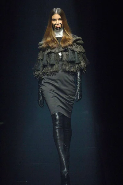 Look 3